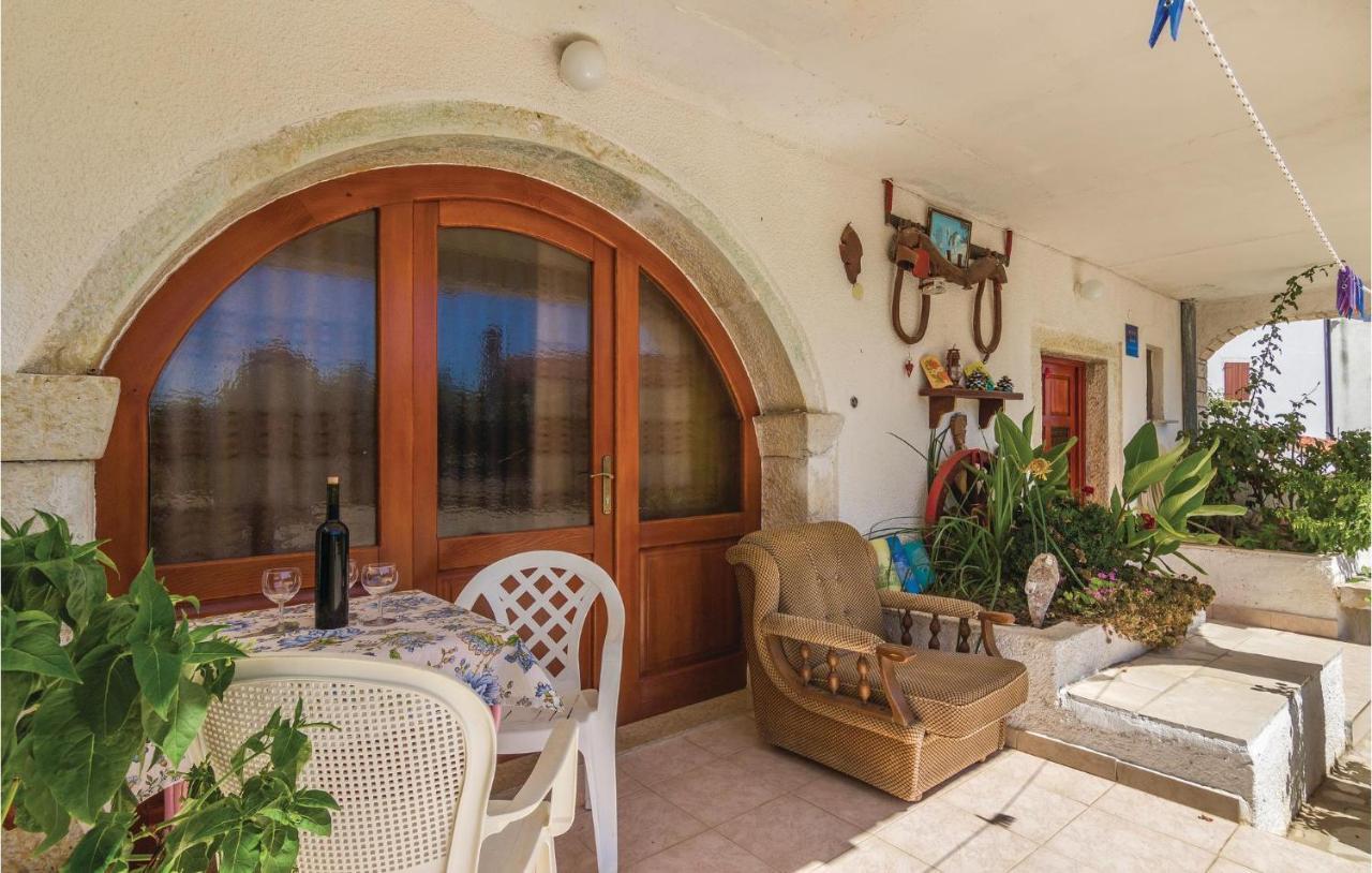 Pet Friendly Apartment In Porec With Wifi Ngoại thất bức ảnh