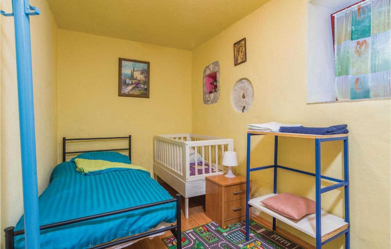 Pet Friendly Apartment In Porec With Wifi Ngoại thất bức ảnh