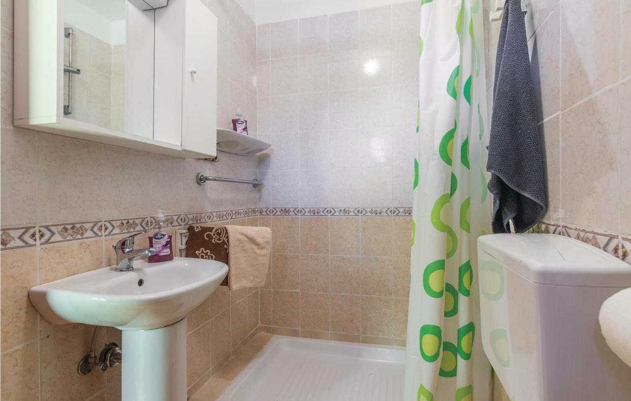 Pet Friendly Apartment In Porec With Wifi Ngoại thất bức ảnh