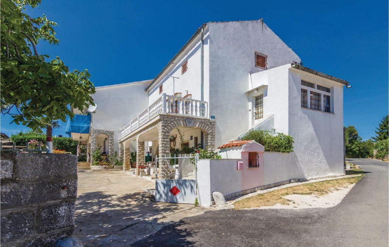 Pet Friendly Apartment In Porec With Wifi Ngoại thất bức ảnh