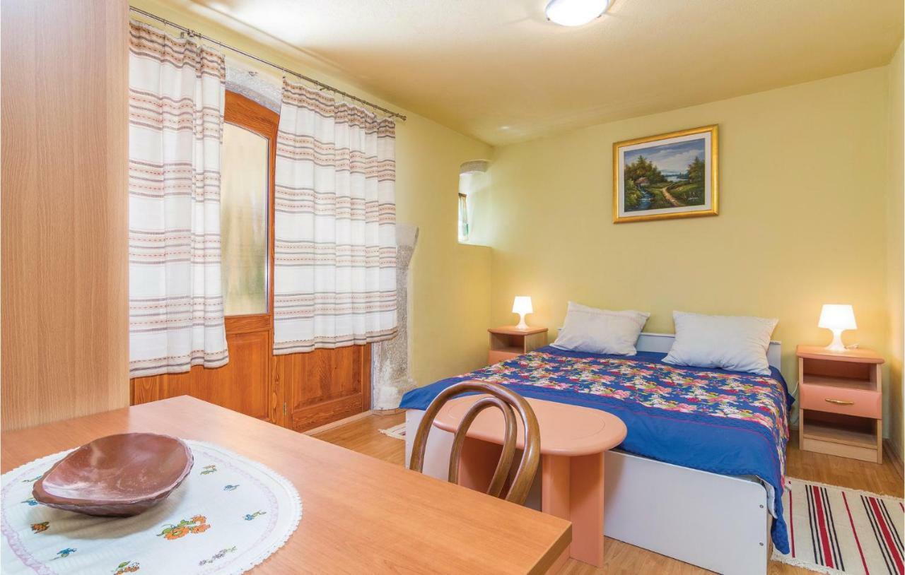 Pet Friendly Apartment In Porec With Wifi Ngoại thất bức ảnh